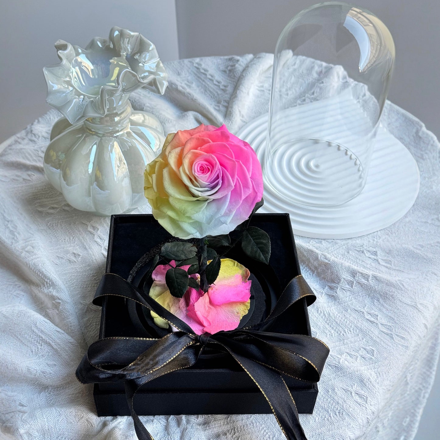 Small Rosé Dome Rainbow Gift