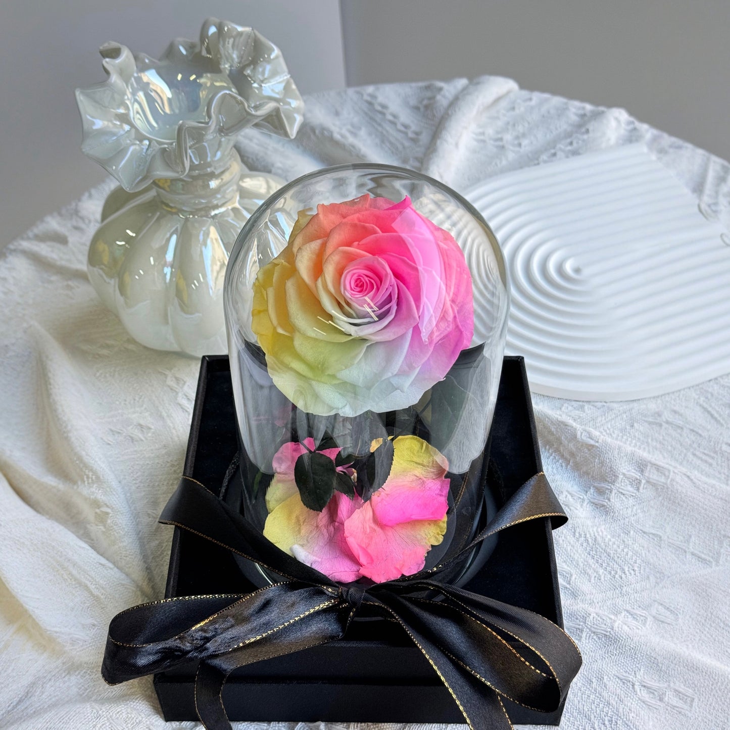 Small Rosé Dome Rainbow Gift