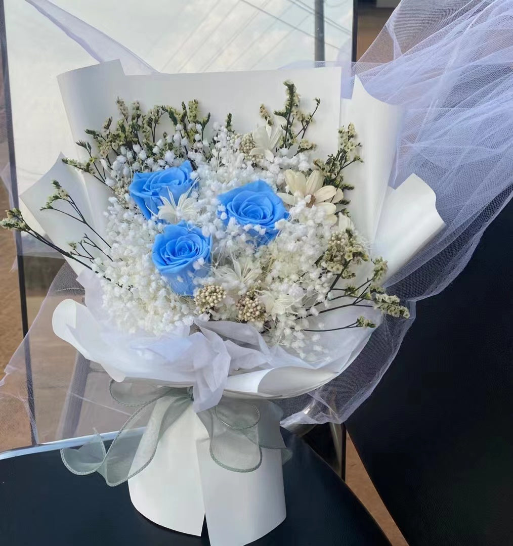 Preserved & dried flower bouquet (with gift bag)  Blue